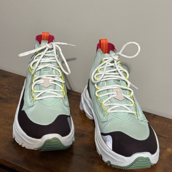 Sorel Kinetic Breakthru Venture Athletic Shoes Womens SZ 8.5M Perfect Condition - Picture 10 of 11